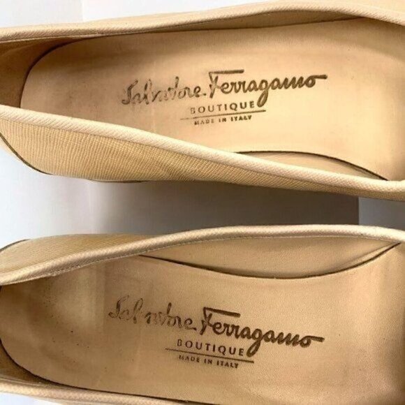 Ferragamo Loafer with Gancini Ornament, Beige Leather, C7DO 22507 V29, Sz 9.5 4A - Picture 5 of 11